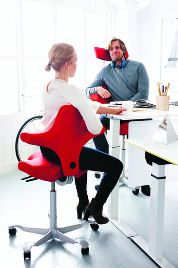 HÅG Capisco - Ergonomic office chair with saddle seat 