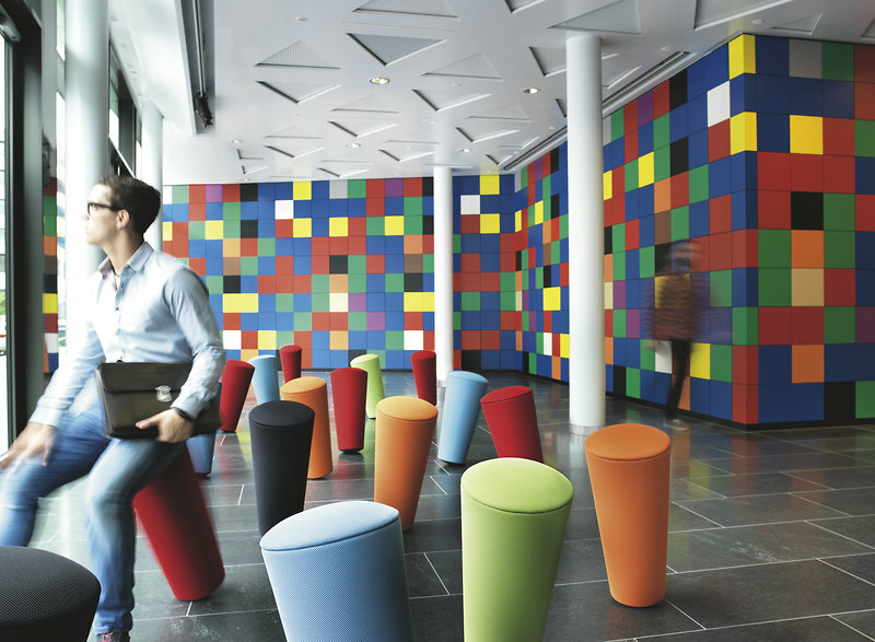 Wilkhahn Stand-up stool | Balance at work in the office