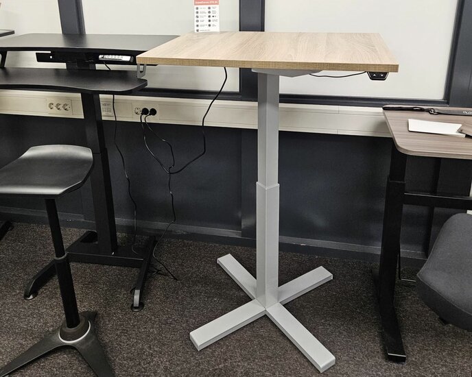 Showroom model SteelForce 370 Single Column | Small Electric Sit-Stand Desk